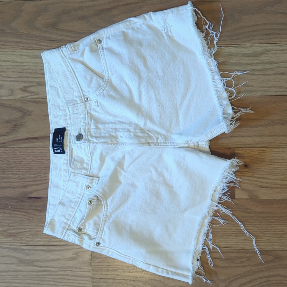 Gap Mid Rise Distressed Denim White Shorts Sz 4/27